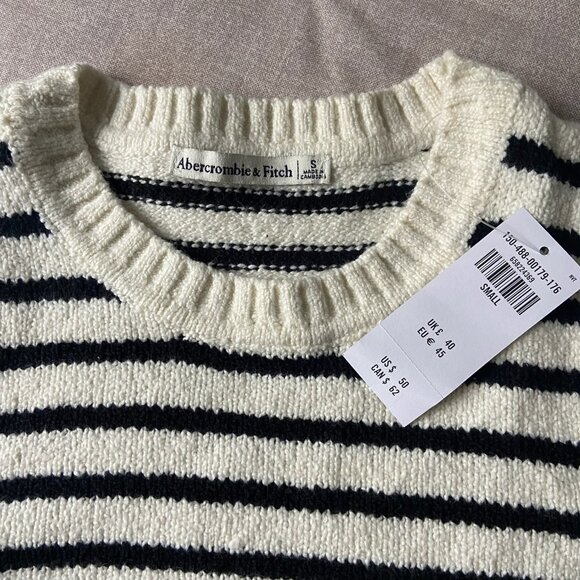 NWT The A&F Madeline Crew Sweater Tee - Picture 2 of 5
